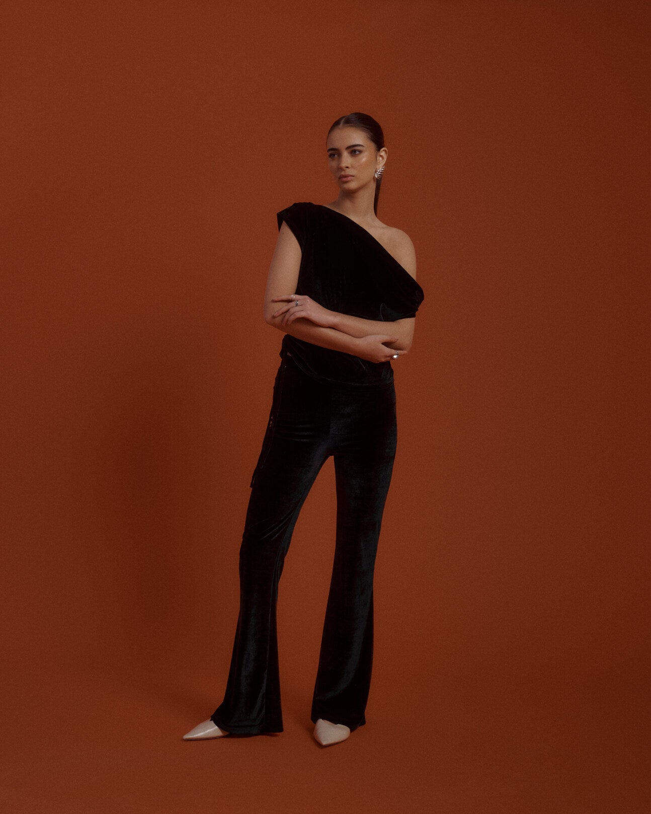 PANTALON VELVET LATTE - NEGRO